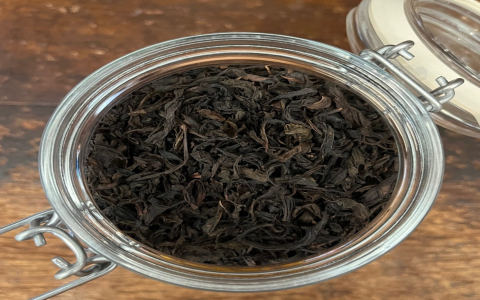 what does oolong tea taste like