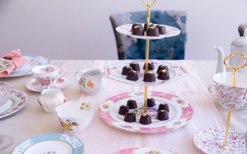 How Much Is a Royal Albert Tea Set Worth? Expert Guide to Valuation