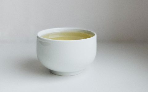 white tea have caffeine