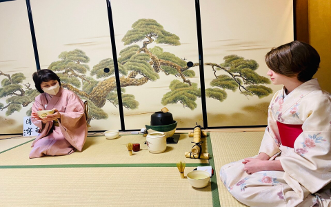 Experience a Traditional Maiko Tea Ceremony in Kyoto with Kimono
