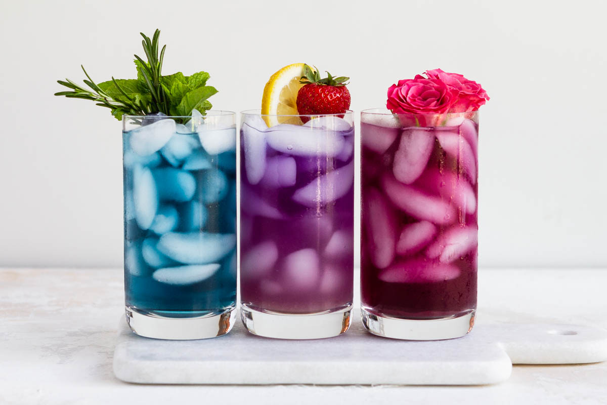 what does butterfly pea tea taste like