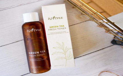isntree green tea toner