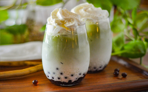 green tea and milk