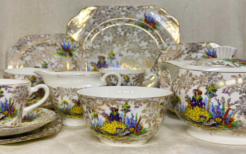 Discover Unique Fine China Tea Sets with Floral & Vintage Designs