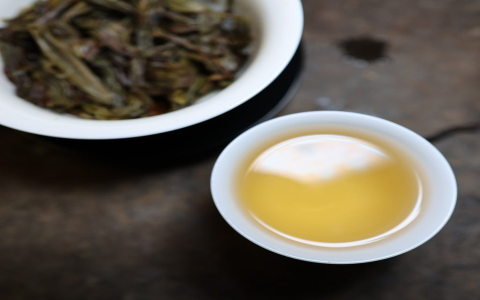 brewing oolong tea