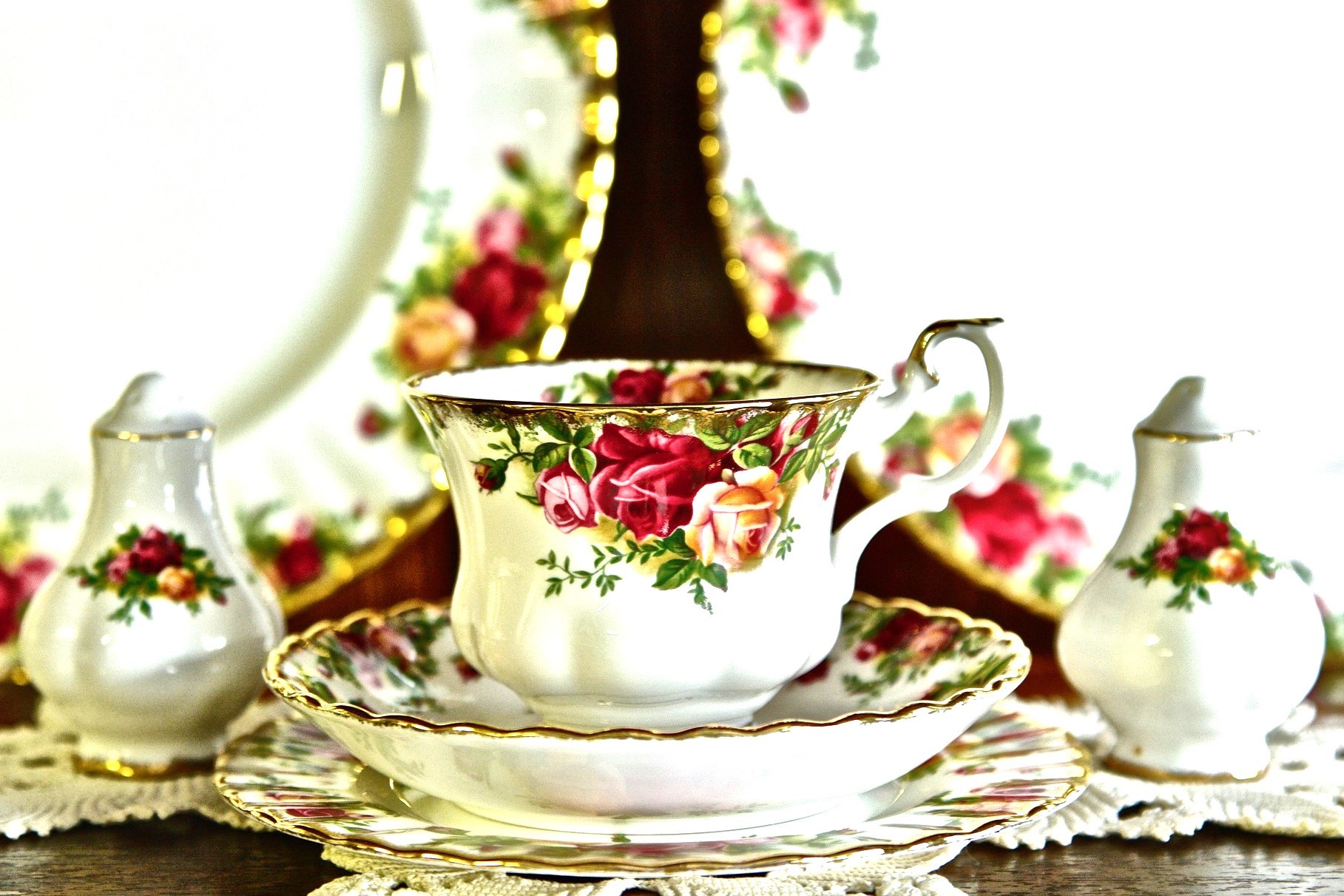 Discover the Timeless Beauty of Royal Albert Bone China Tea Sets