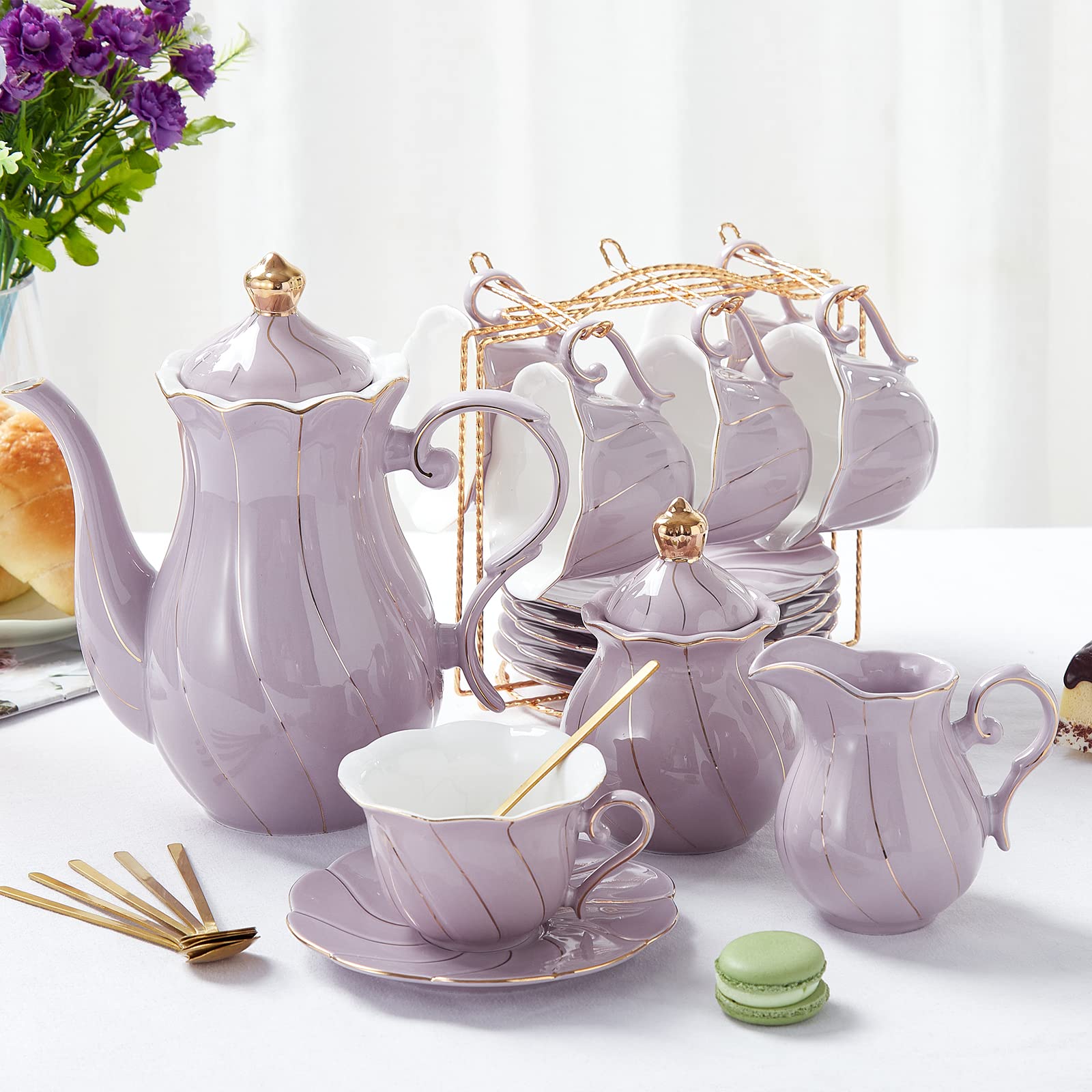 Elegant Tea Set Present: Elevate Gifting with Style and Tradition