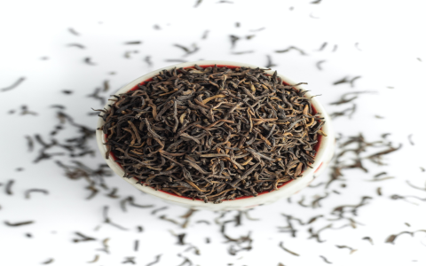 white tea vs green tea caffeine