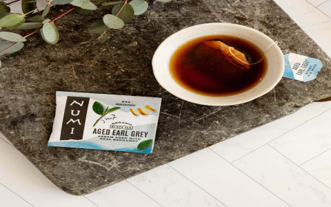 black  white tea