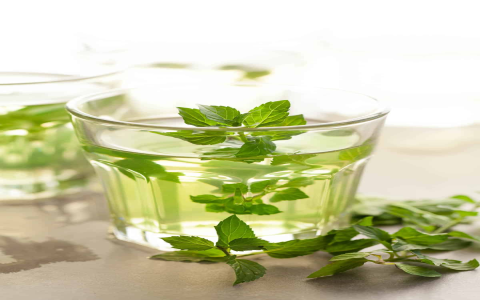 green tea and mint