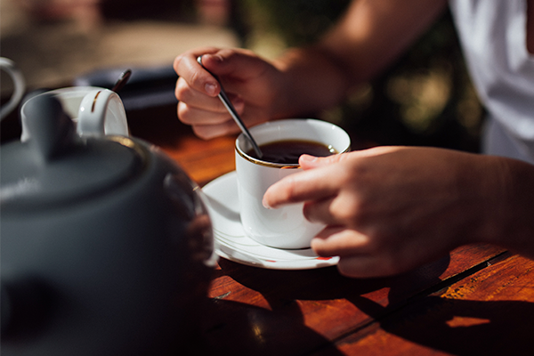 What Makes Ceylon Tea Black Tea Stand Out? A Guide to Its Rich History