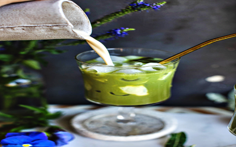 can you add milk to green tea