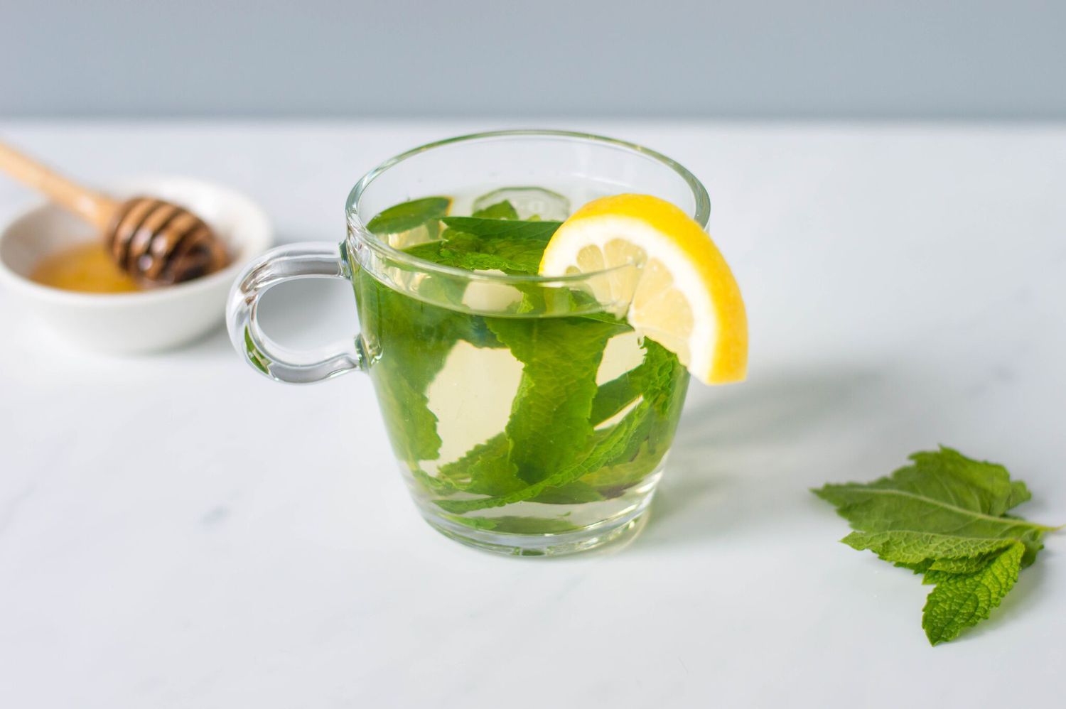 green tea with mint leaves