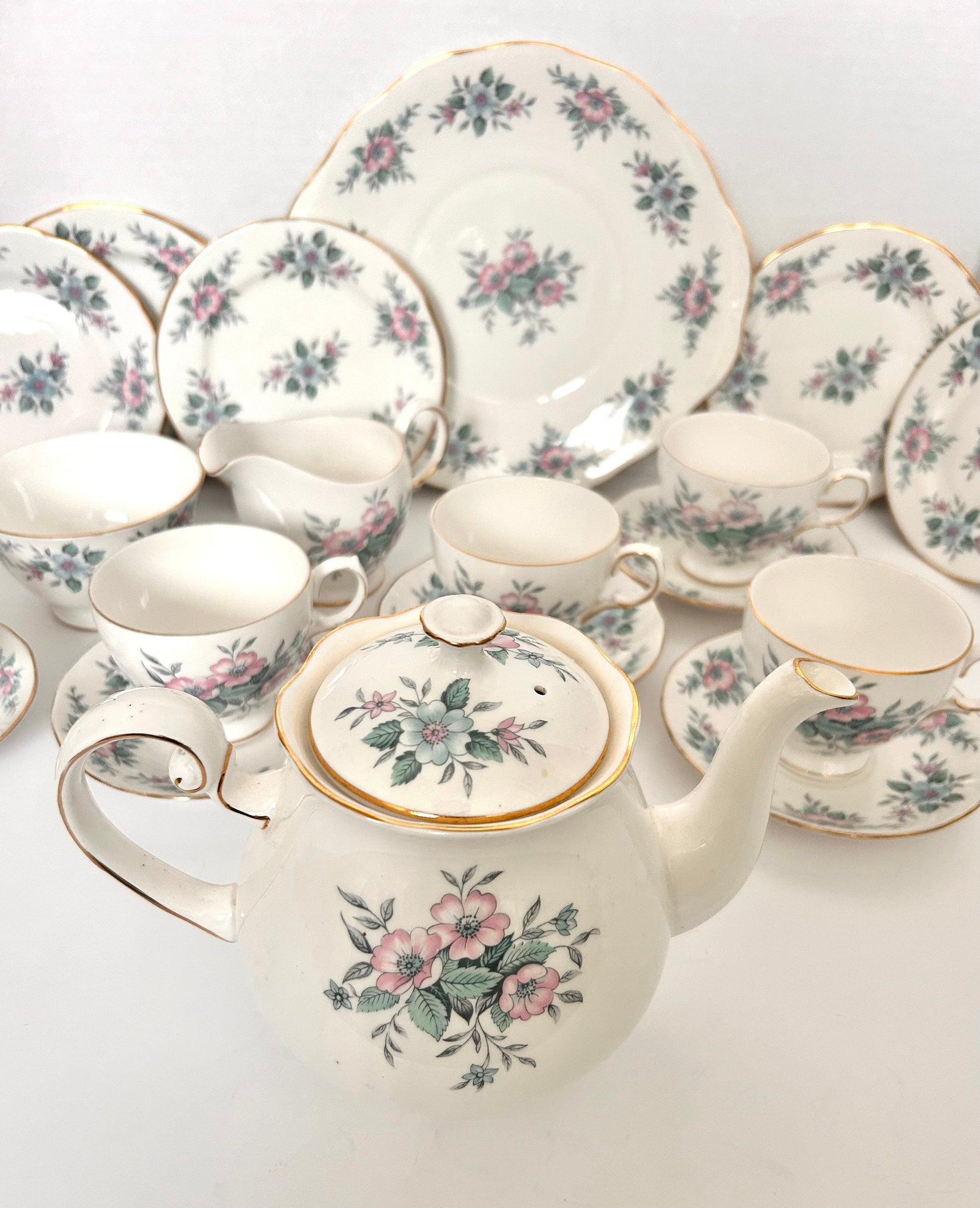 Colclough Bone China Tea Set Collection: Timeless Designs & Quality Craftsmanship