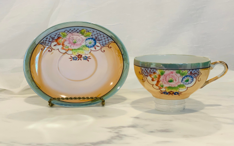 How to Identify and Value Antique Japanese Tea Sets: Tips for Collectors