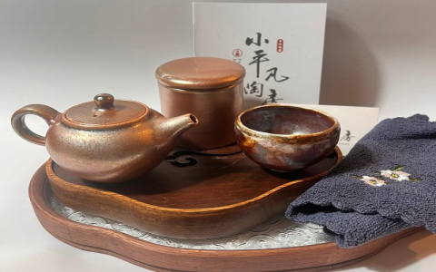 Elegant Ceramic Travel Tea Set: Perfect for Tea Time Anywhere, Anytime
