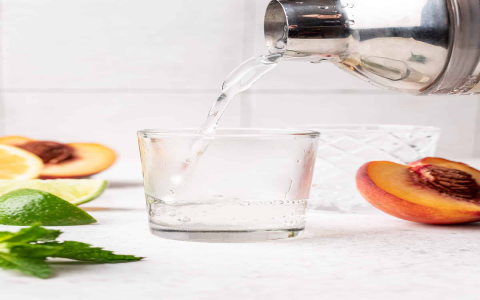 what is in a white tea shot