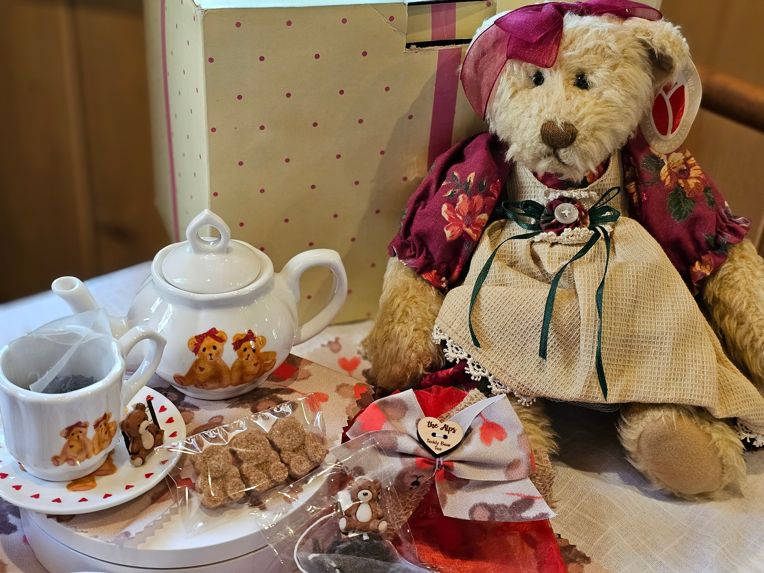 Tea for Two Tea Set: Create Memorable Moments with a Classic