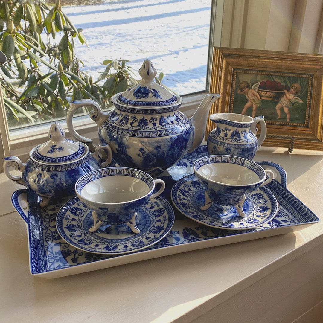 Discover Exquisite Blue and White Porcelain Tea Sets