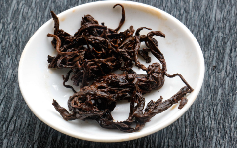 ripe vs raw pu erh tea