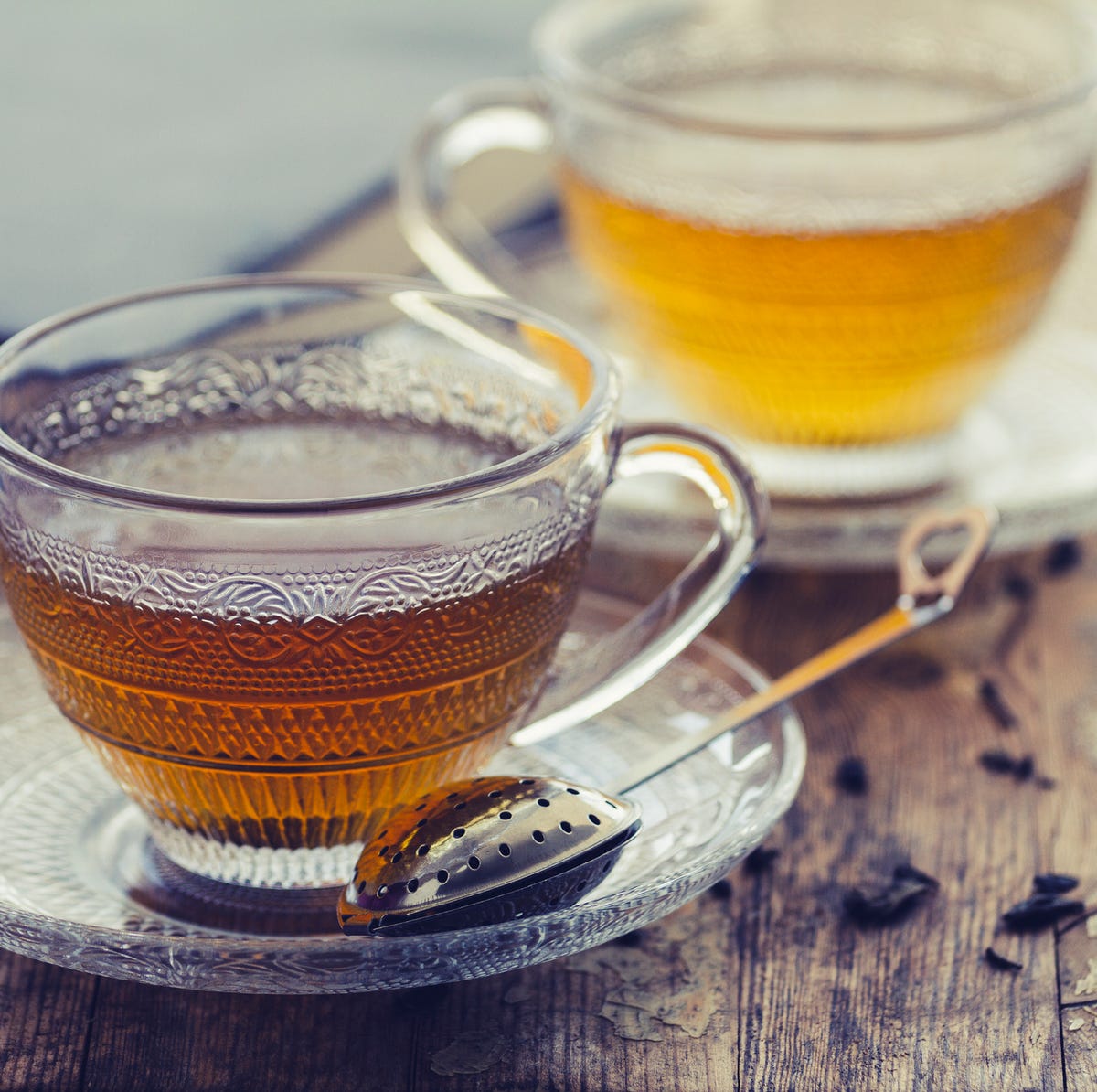 Green Tea vs Black Tea: What Sets Them Apart in Flavor, Health, and Caffeine?