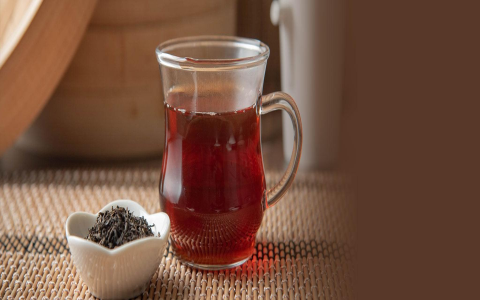 dark chinese tea made from fermented leaves