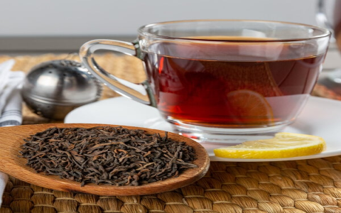 White Tea or Black Tea: A Simple Guide to Caffeine Levels
