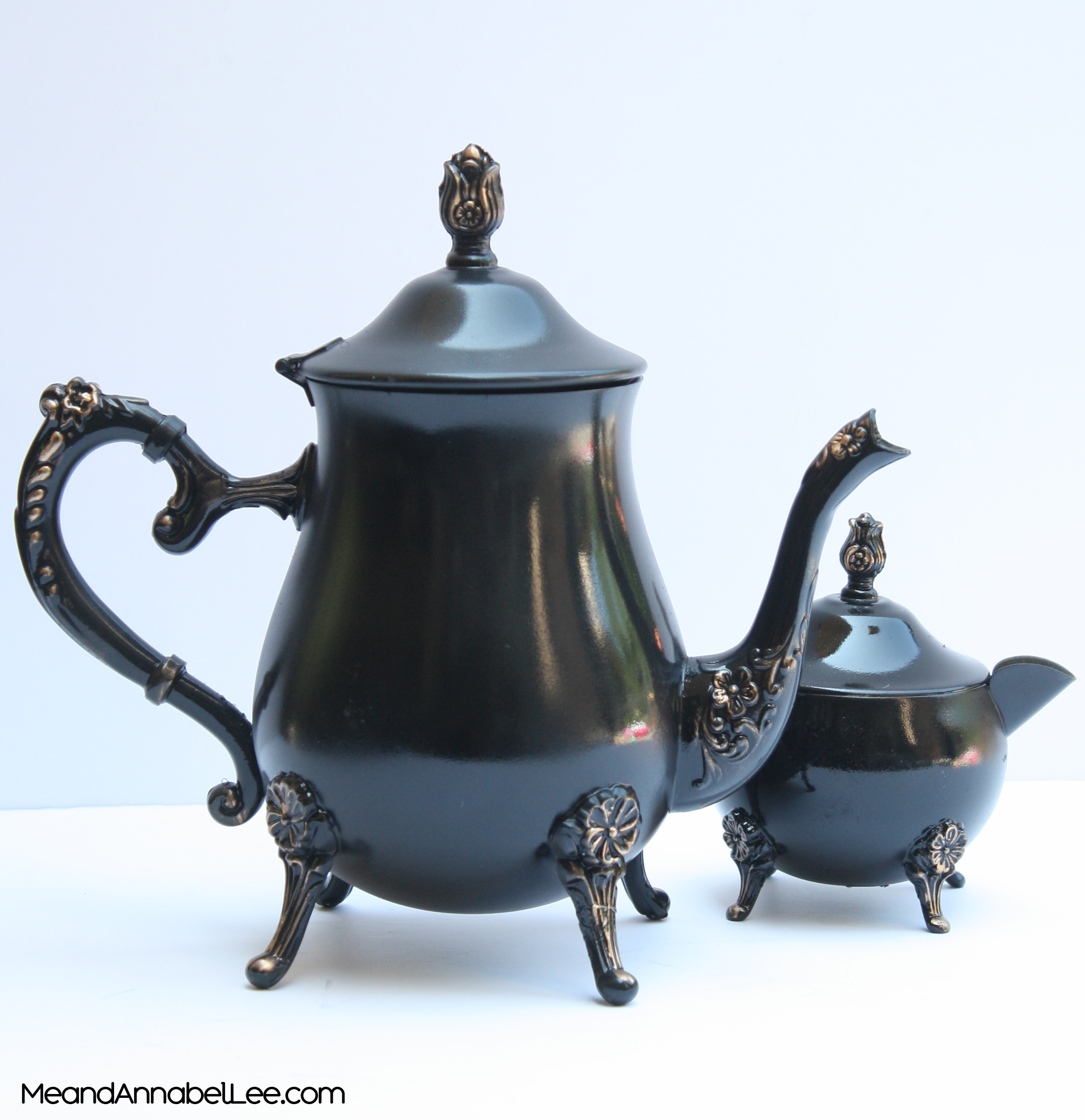 Gothic tea set: how to choose the best one for you