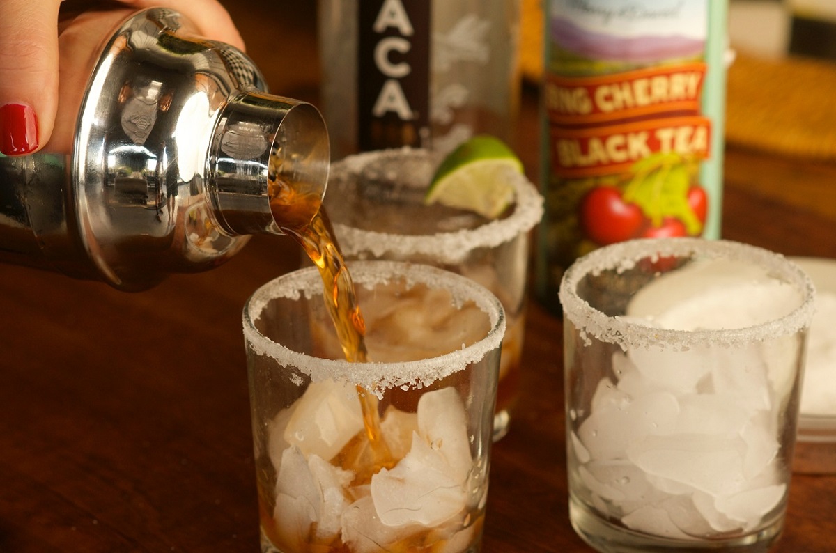 Black Tea Cocktail: A Refreshing Drink for Any Occasion