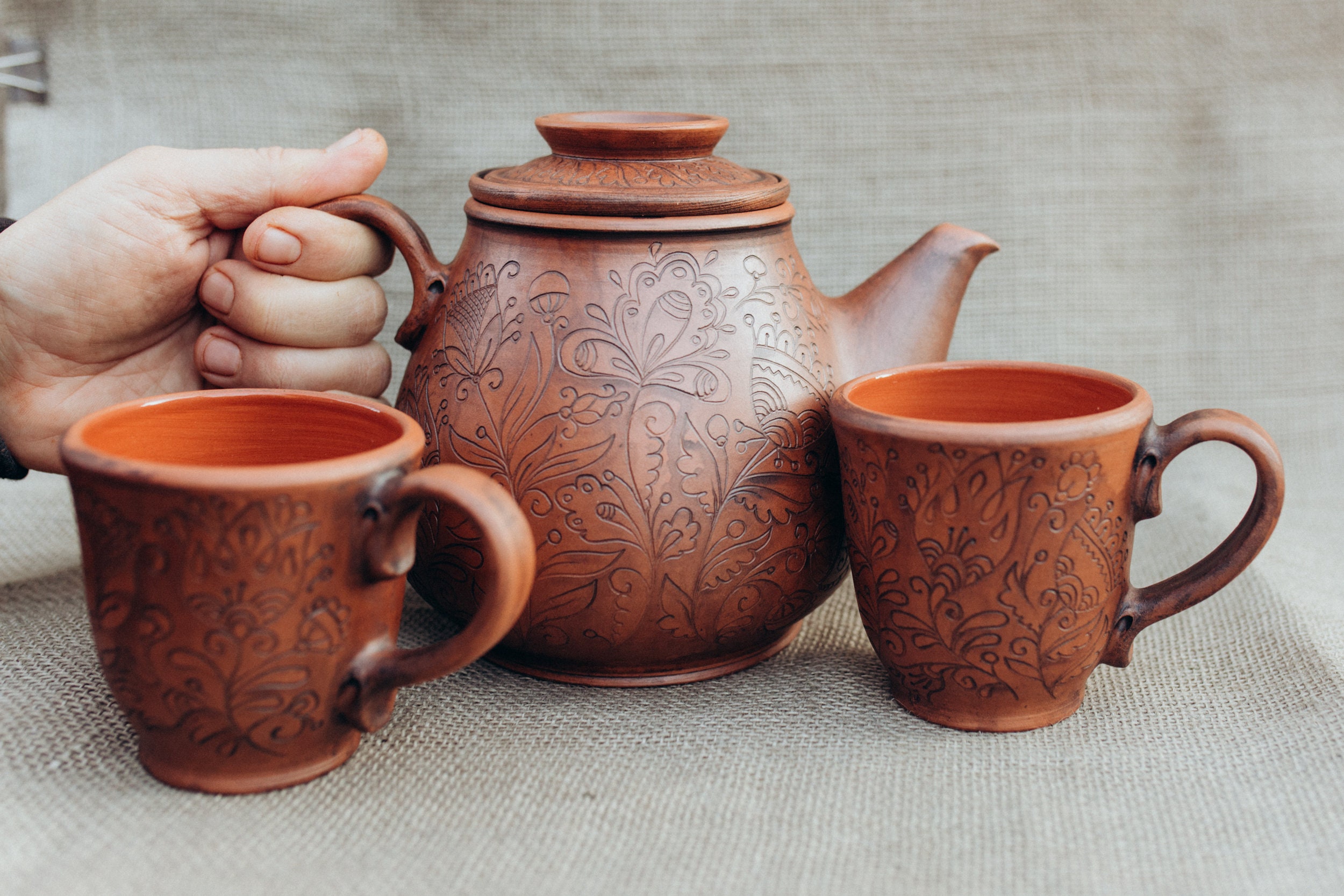 Looking for a ceramic tea set? Follow these easy steps to find it