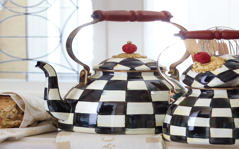 tea pot white