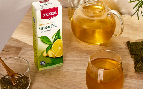 lemon tea and green tea