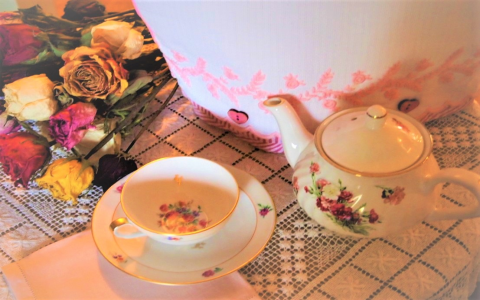 Is a Vintage China Tea Set a Good Investment?  Find Out Now!