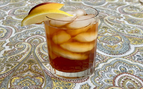 Iced Peach and Black Tea: The Perfect Summer Drink Recipe