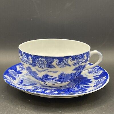 blue and white japanese tea cups