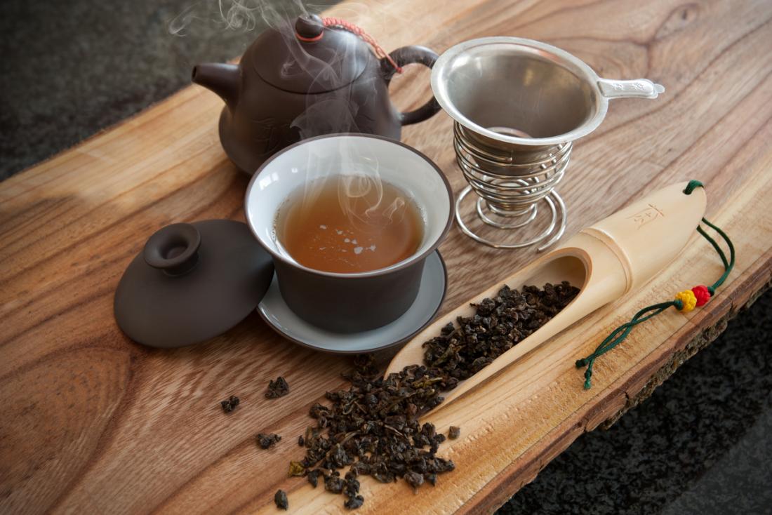 Black Oolong Tea for Weight Loss: Does It Really Work Wonders?