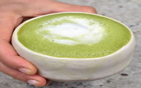 Get Your Matcha Fix with a Matcha Tea Gift Set: Simple and Delicious!