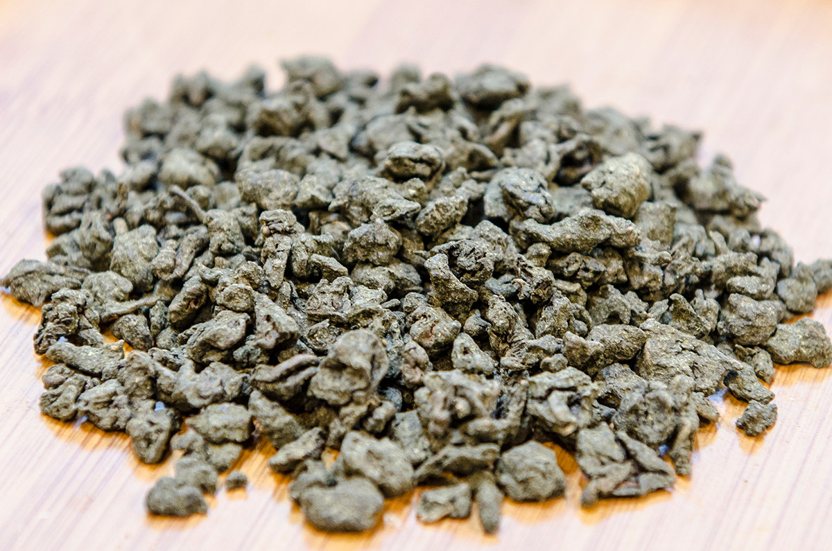 blue people ginseng oolong tea