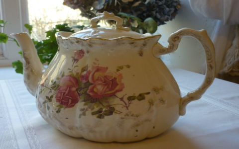 Royal Tea Set: Complete Guide to Choosing, Using & Caring.