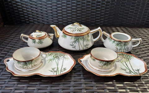 Japanese Porcelain Tea Set: A Guide to Styles & Values