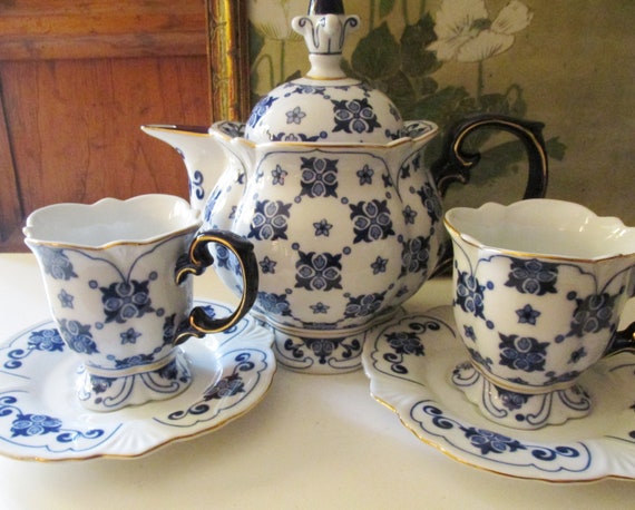 bombay blue and white tea set